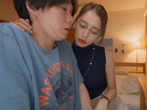 Anh ơi địt nhẹ nhẹ thôi, em đau...