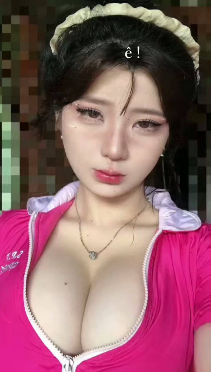 Chị kế nứng lồn và cậu em trai số hưởng