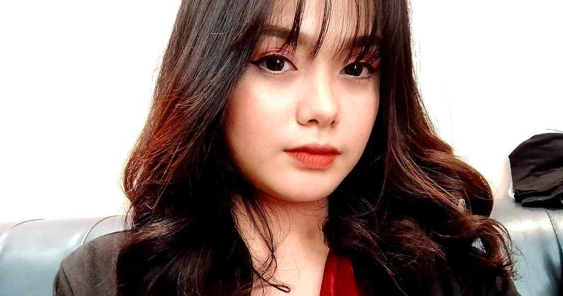 Em mẫu ảnh quá ngon nên đè ra xxx luôn